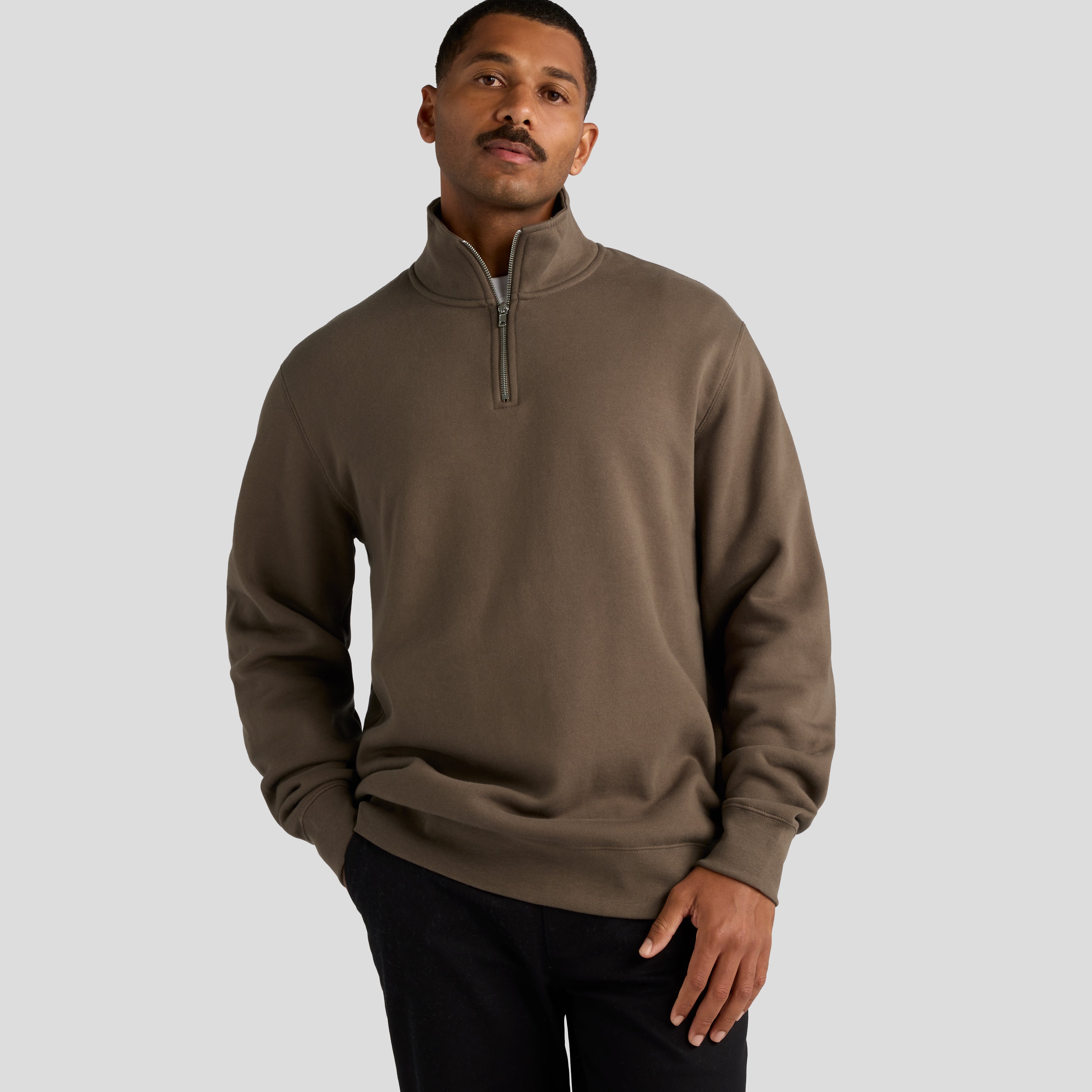 AS Colour Stencil Half Zip Crew - Model Relaxed